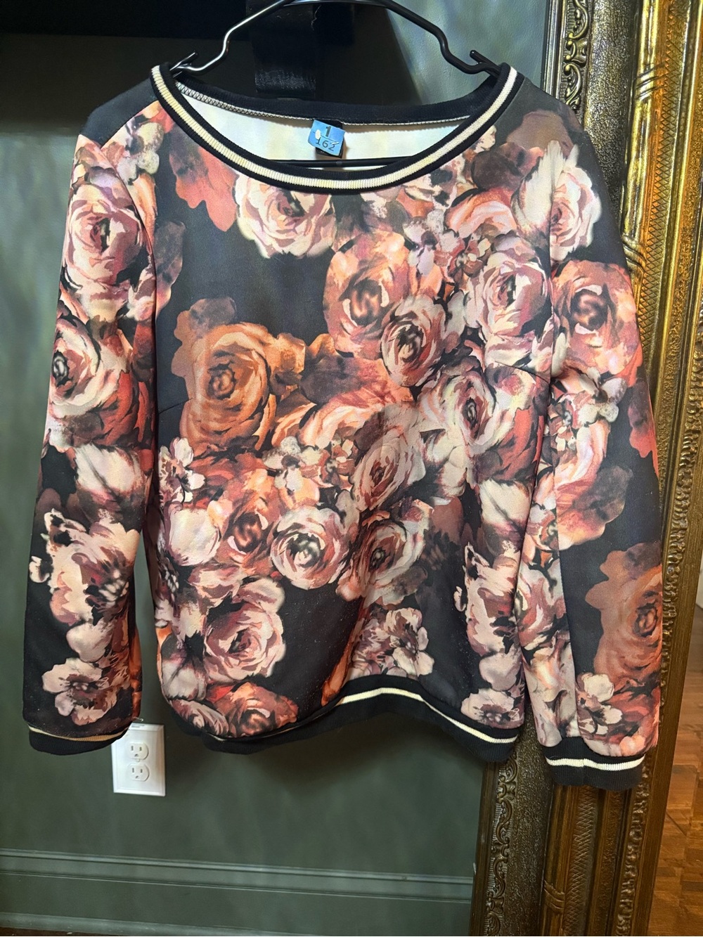 Floral Crewneck Sweatshirt in Pink and Black by